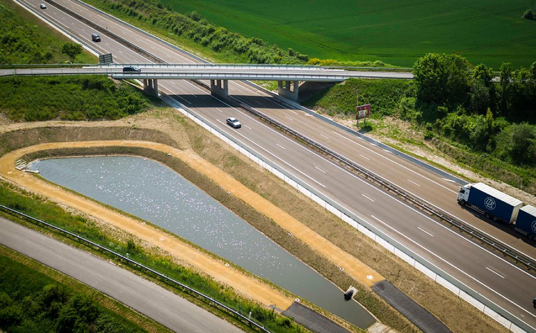 A4 - bassin - anti pollution - eaux - autoroutes - trafic - protection