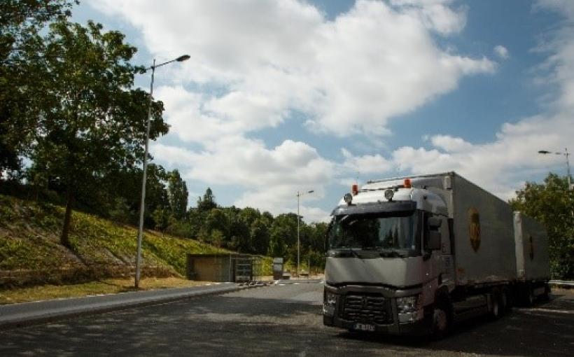 Parking poids lourds 1 